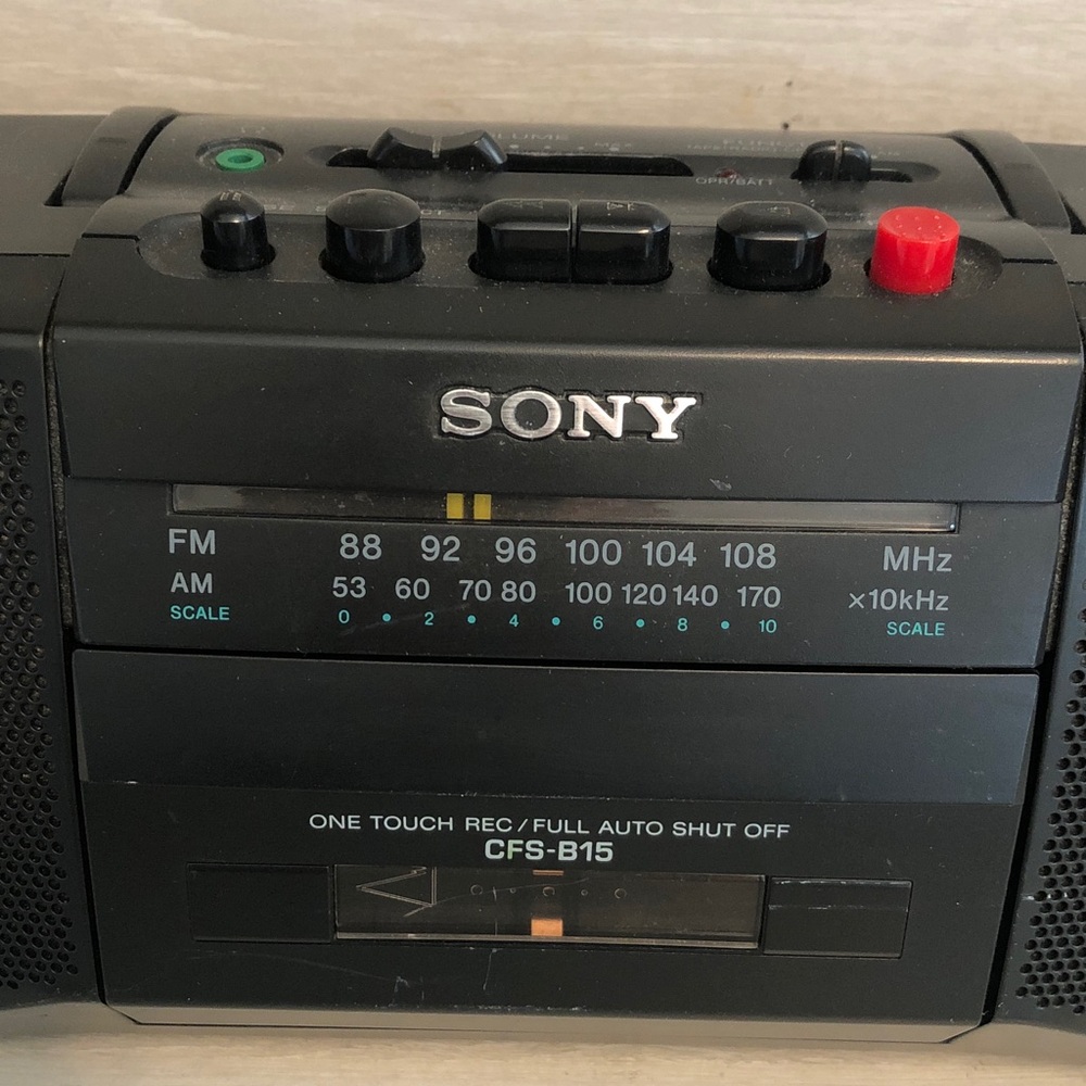 Vintage Sony CFS-B15 AM/FM Radio Cassette Recorder Portable Boom Box Pls Read